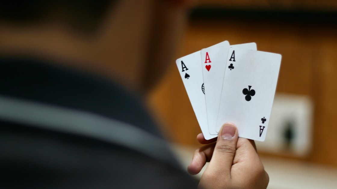 现金棋牌番摊玩法中的赔率与回报率解析 现金棋牌番摊玩法中的赔率与回报率解析